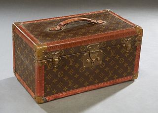Vintage Louis Vuitton Hard Train Case, Serial # 937514, with a fitted leather interior, H.- 8 1/4 in., W.- 16 in., D.- 9 in.