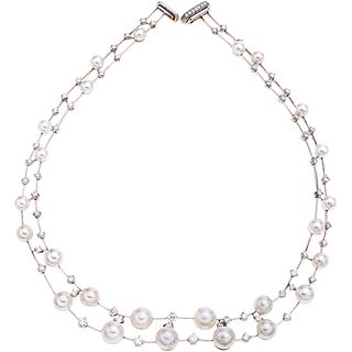 GARGANTILLA CON PERLAS CULTIVADAS Y DIAMANTES EN ORO BLANCO DE 18K con perlas blancas y diamantes corte brillante ~3.60 ct. Peso: 55.1g