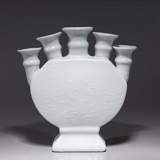 Chinese White Glazed Porcelain Tulipiere Vase
