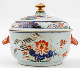 Chinese Wucai Covered Porcelain Jar