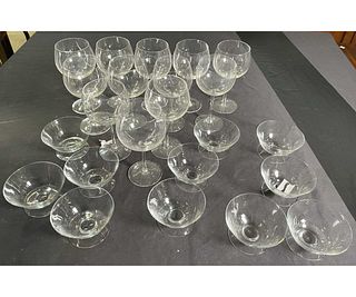 MIXED LOT OF 23 ASSORTED GLASS STEMWARE