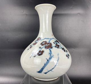A Korean Blue White and Red Porcelain Vase