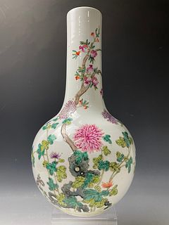 A Chinese Famille Rose Porcelain Vase Hongxian Mark