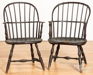 Two sackback Windsor chairs, ca. 1790.