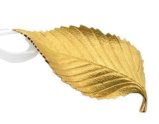 Tiffany & Company 18 Karat Gold Leaf Brooch, width 2 inches, 12.7 grams.