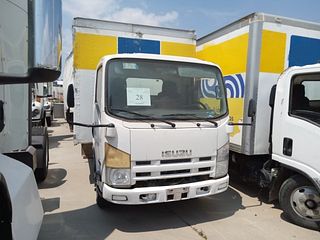 Camión Isuzu ELF300 2015