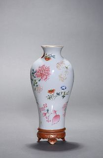 Qianlong Period of Qing Dynasty: A Porcelain Vase