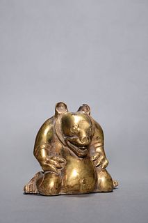 Han: A Gilt Bronze Bear Figurine