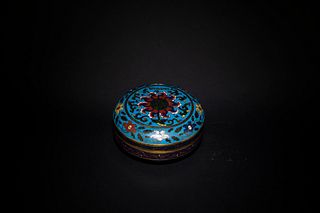Xuande, Ming Dynasty: An Enamel Round Box