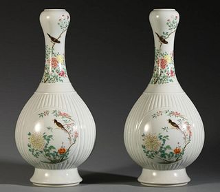 A PAIR OF CHINESE WUCAI PORCELAIN FLOWER AND BIRD VASES
