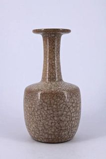 GeYao Porcelain Crackle Vase Song Period