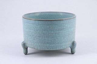 Song Ru Yao Crackle Porcelain Three Foot Brush Pot