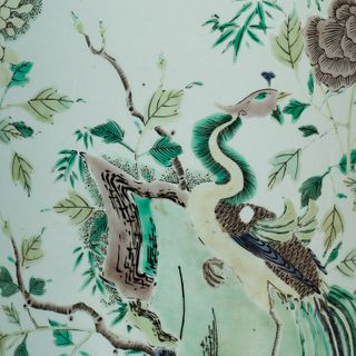 Qing Kangxi: A tri-colored phoenix-patterned flower Porcelain Vase