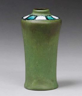 Jervis Pottery Matte Green Squeeze-Bag Decorated Vase 1908