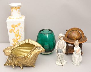 Miscellaneous Lot of Decorative Objects