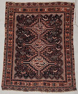 Antique Shiraz Rug: 4'6" x 5'9" (137 x 175 cm)