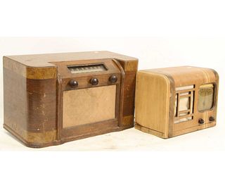 MIXED LOT OF TWO OLD TUBE RADIOS