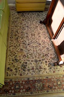 Oriental scatter rug with birds, late 20th century. 5'11" x 8'10"