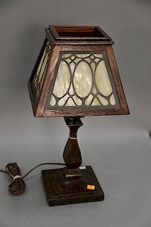 Mission oak style slag glass table lamp. ht. 15 in.