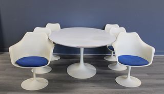 Midcentury Knoll Saarinen Table And 6 Chairs.