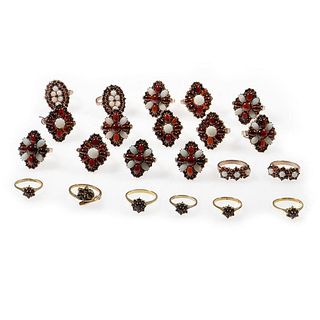 Collection of 22 gem-set and gilt silver rings