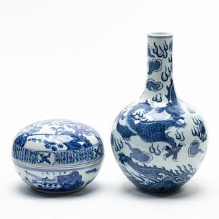 TWO CHINESE BLUE & WHITE PORCELAIN PIECES