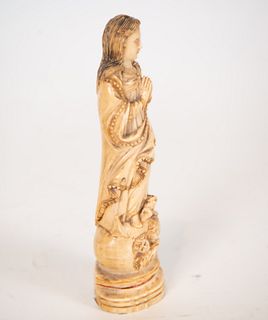 Important Carving of the Immaculate Virgin Indo-Portuguese, 17th century
