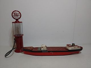 TEXACO model ship & Model gas pump
