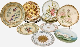 Lot of decorative plates. 16 plates in total. Ranging in size 7.5"-10"