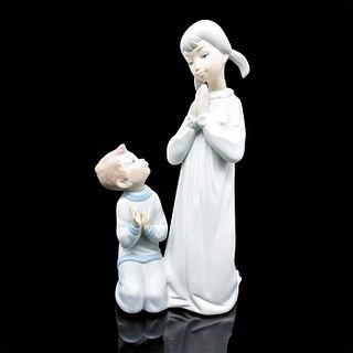Teaching to Pray 1014779 - Lladro Porcelain Figurine