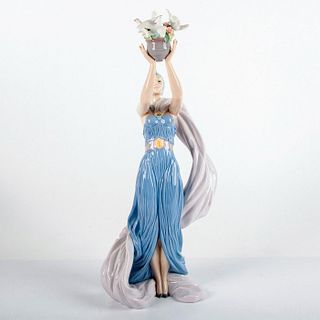 Princess of Peace 1006324 - Lladro Porcelain Figurine