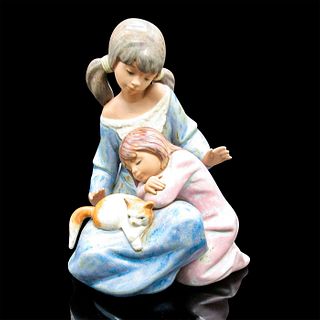 Little Sister 1012261 - Lladro Porcelain Figurine