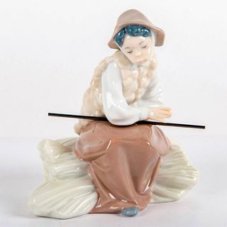 Shepherd Girl 1005748 - Lladro Porcelain Figurine