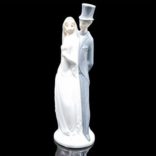 Nao by Lladro Figurine Cake Topper, Just Married 02010109