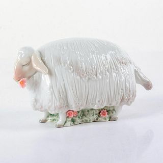 Sheep In The Meadow (White) 1008442 - Lladro Porcelain Figurine