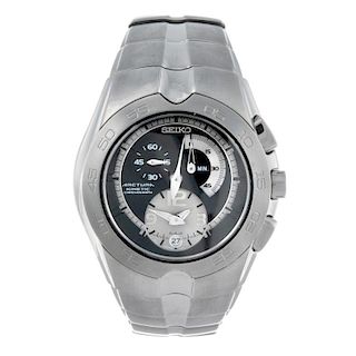 SEIKO - a gentleman's Arctura Kinetic chronograph bracelet watch. Stainless steel case with calibrat
