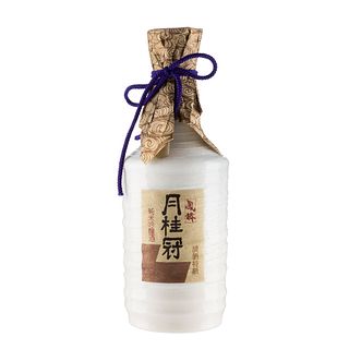Gekkeikan. Licor Fermentado de Arroz. Osaka, Kyoto. En estuche con accesorios. En presentación de 750 ml.