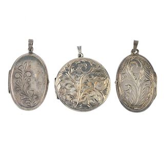 A selection of silver and white metal lockets. Most of oval, circular or heart-shape outlines, many