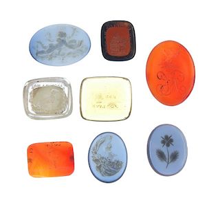 A selection of twenty-four loose fob seals. To include eight hardstone reverse intaglio seals, carve