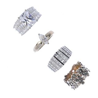A selection of silver and white metal jewellery. To include a silver ingot pendant with decorative h