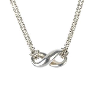 TIFFANY & CO. - a pendant. Designed as a figure of eight or infinity shape, the looped double chain