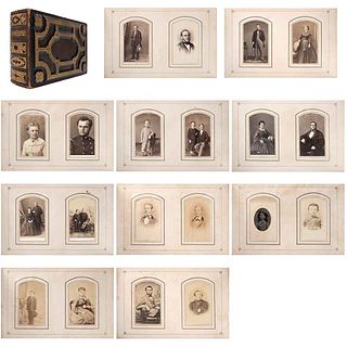 Álbum Fotográfico. Tarjetas de Visita. Damas, Caballeros, Niños y Militares. Segunda mitad del Siglo XIX. Piezas: 94.