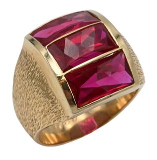 14 Karat Gold Men's Ring, set with three rectangle faceted red stones, size 10, 15.4 grams.