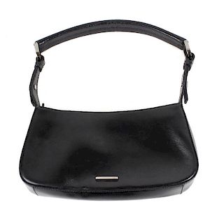 GUCCI - a small black leather shoulder bag. Designed with gunmetal hardware, small engraved logo pla