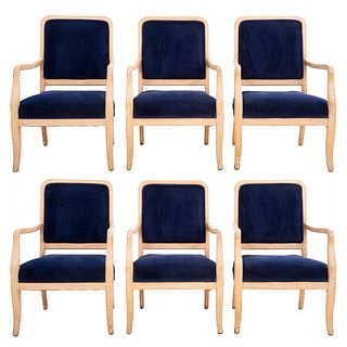 Lote de 6 sillones. SXX. Estructura en madera. Con tapicería de tela color azul. Respaldos cerrados, asientos acojinados.
