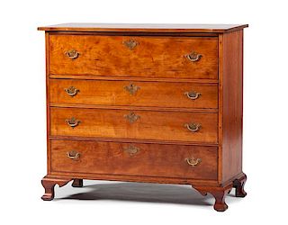 Chippendale-style Chest of Drawers in Cherry 