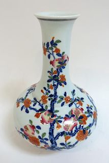 Yongzheng Mark Porcelain Vase