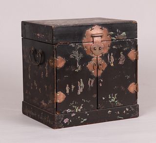 A Chinese Lac Burgaute Kangxi Period Seal Chest