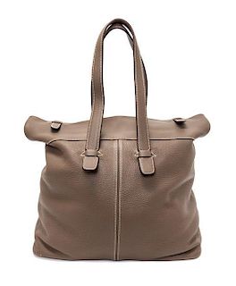 An Hermes Etoupe Leather Thar Travel Bag. 21.5" x 18" x 10".
