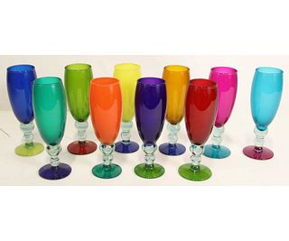 MIXED LOT OF 10 COLORED GLASSWARE